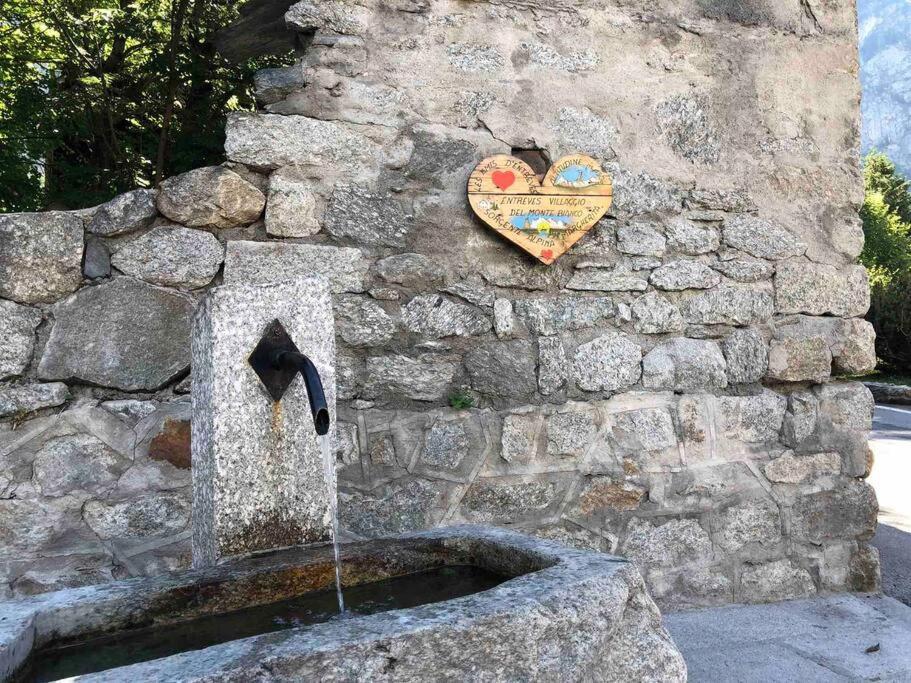 Appartamenti Vista Monte Bianco Courmayeur-Entreves Eksteriør billede
